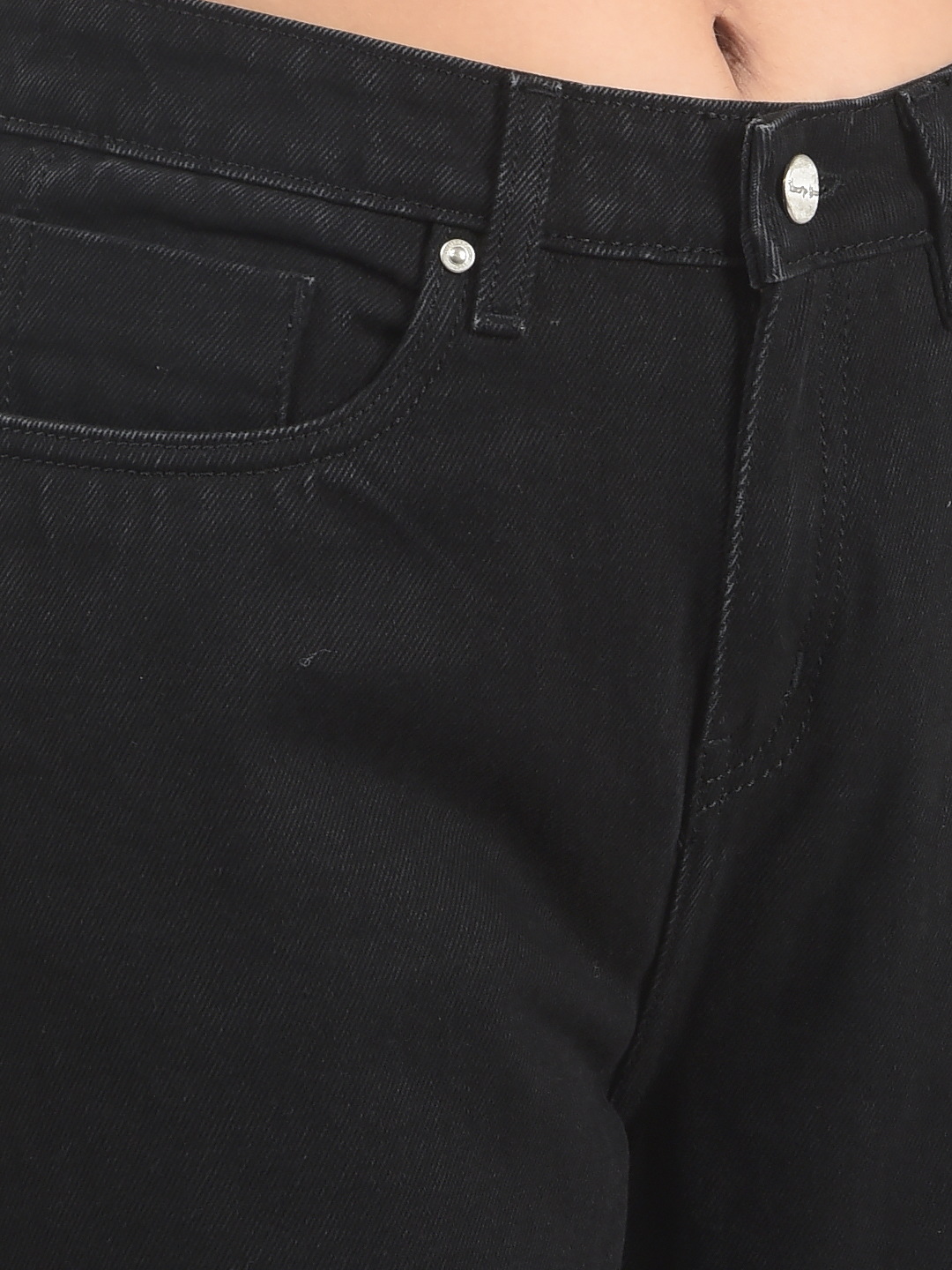 Numero Uno Women Black Straight Fit Sustainable Jeans